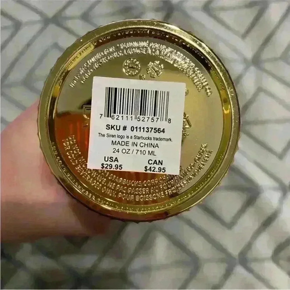 NWT Starbucks Gold Studded Tumbler Winter Holiday
Bling (24 oz - Venti) - Picture 5 of 5